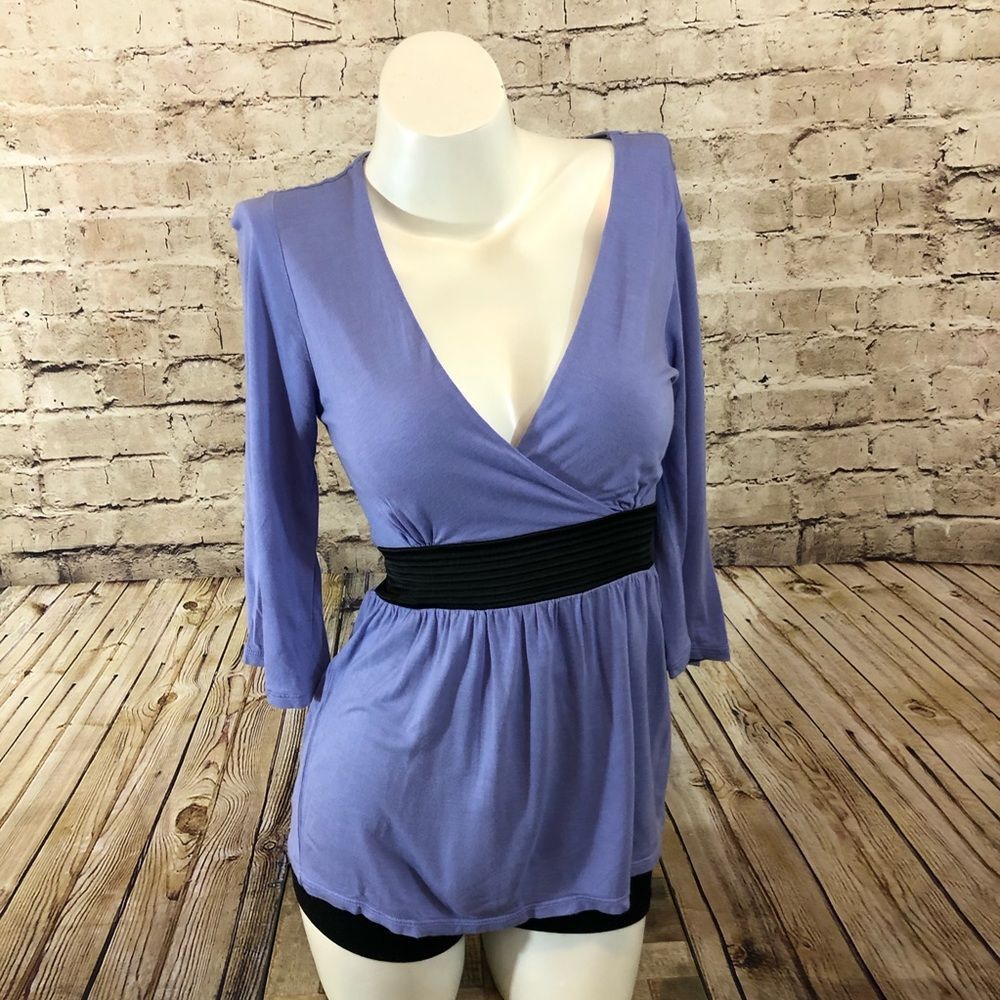 Express Lavender top black tie small